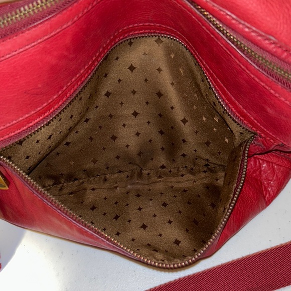 FOSSIL "EXPLORER" FOLD OVER CROSSBODY/ DOUBLE HANDLE RED LEATHER TOTE - Picture 11 of 12
